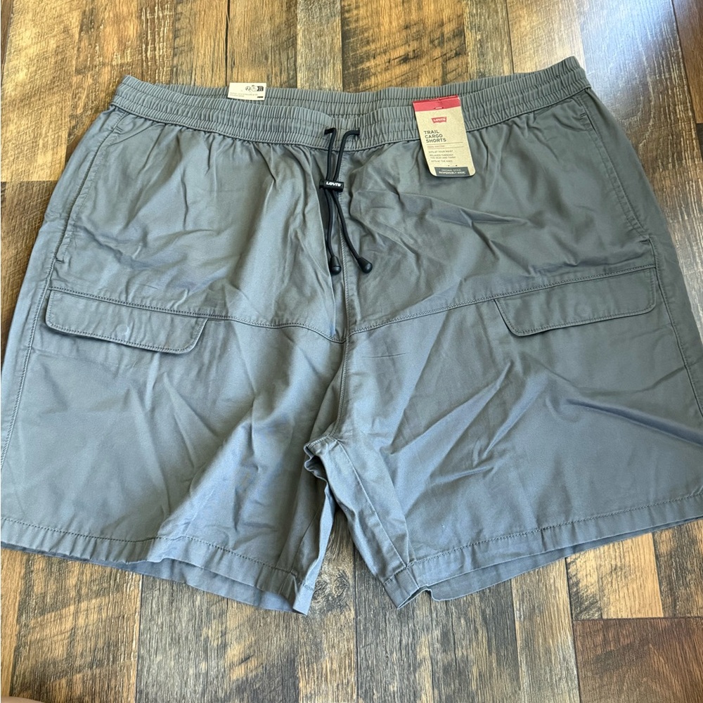 Levi cargo shorts